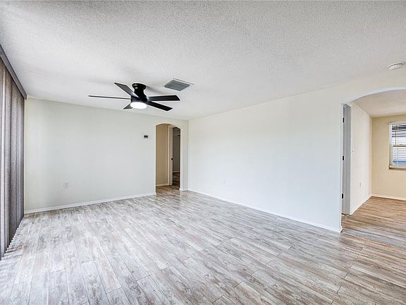 4th image of 9825 Aetna Ln