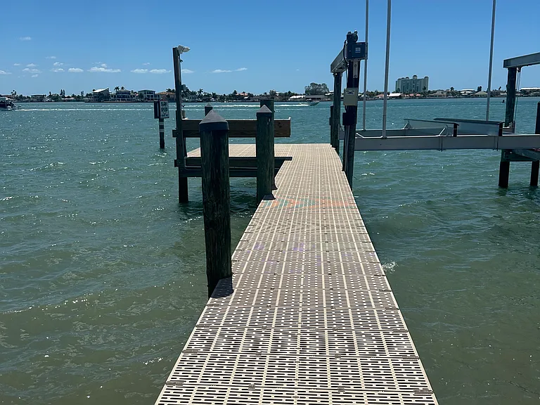 7112 S Shore Dr S — Photo 10