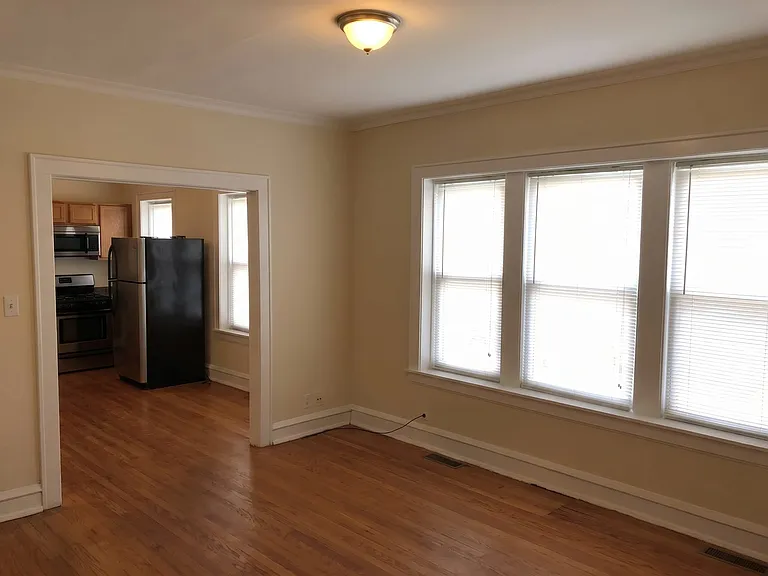 4029 N Monticello Ave — Photo 7