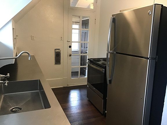 3rd image of 1520 1/2 S 9th St