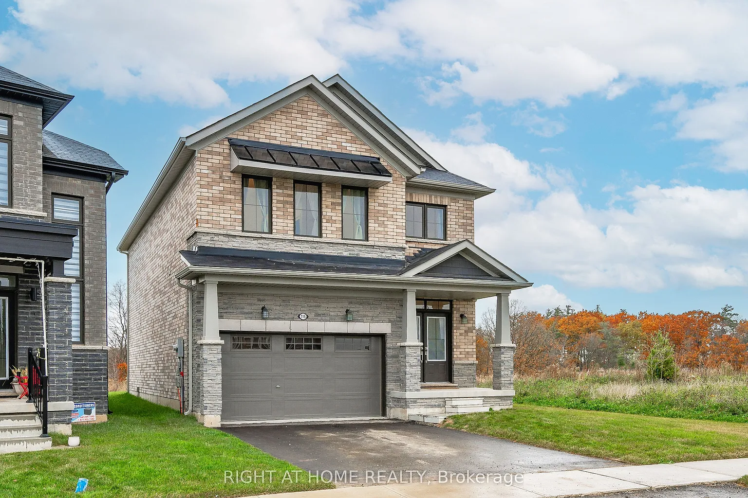 116 Whithorn Cres photo 1