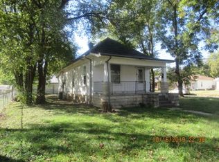 237 W 15th St, Junction City, KS 66441
