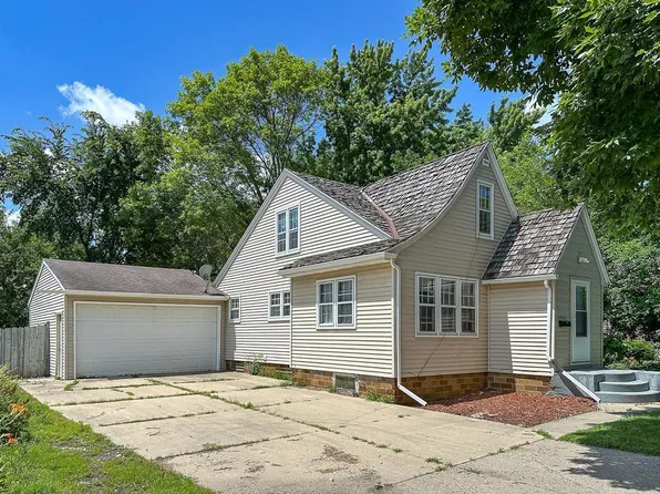 514 E Main St, Marshall, MN 56258