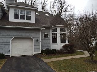 17 Pond View Ln, Ossining, NY 10562