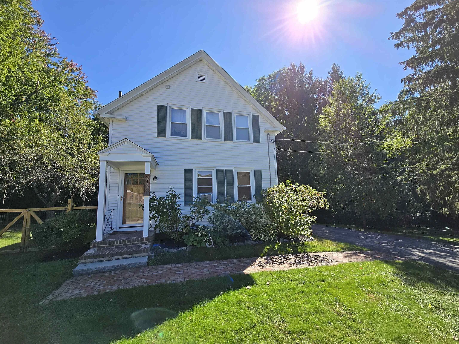 3 bed, 2.0 bath, 1334 sqft, $2,900 — Photo 1