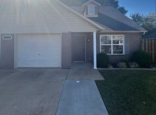 3403 SW Victoria Pl, Bentonville, AR 72712