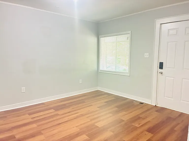 604 Park Ave — Photo 3