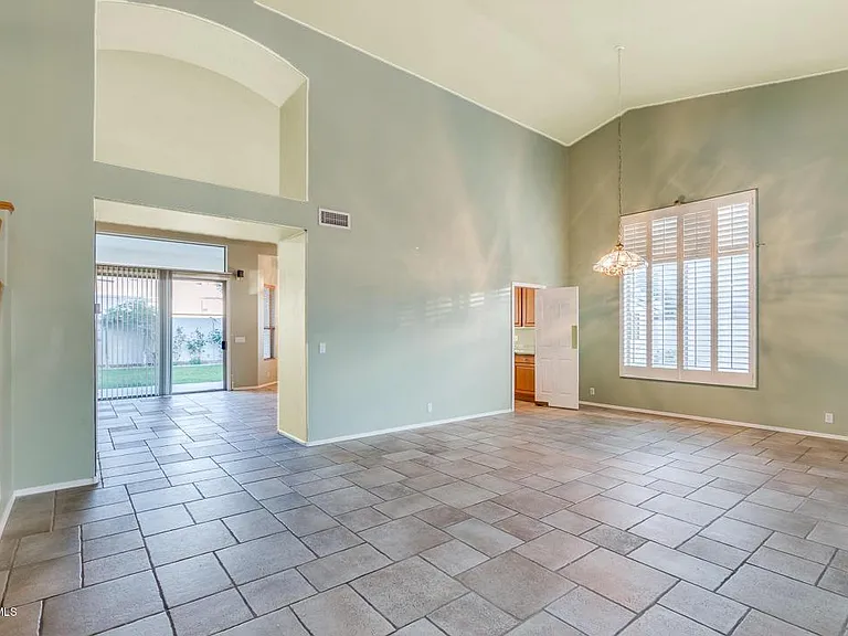 7057 W Greenbriar Dr — Photo 11