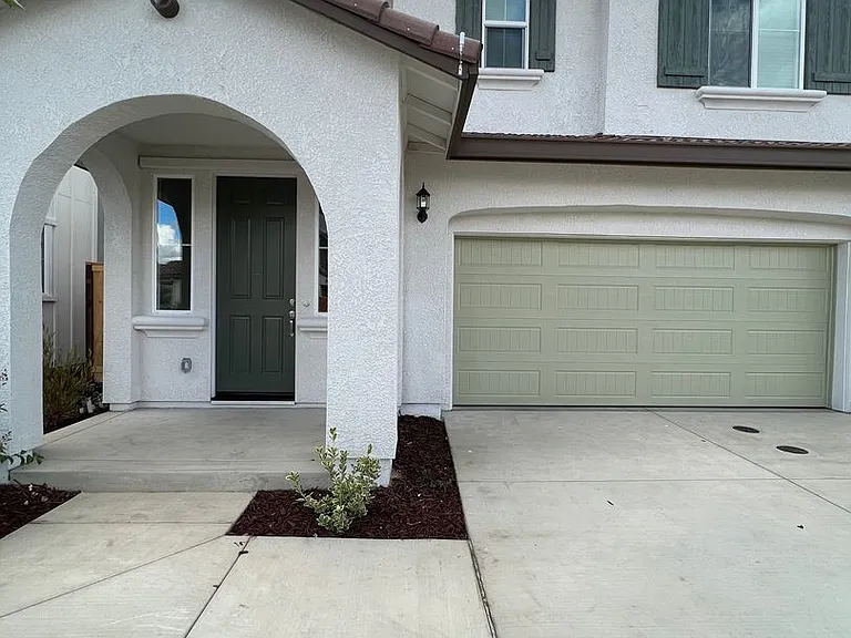 4310 White Fir Loop — Photo 2