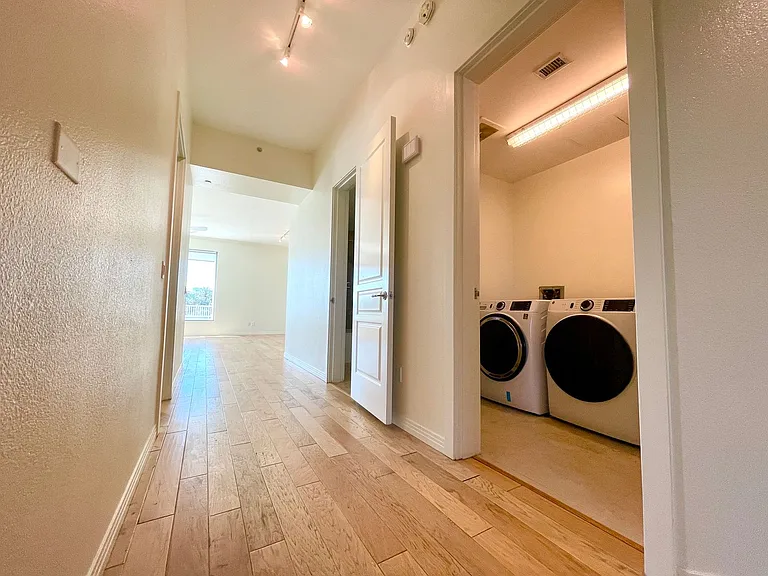 360 E Desert Inn Rd #402 — Photo 22