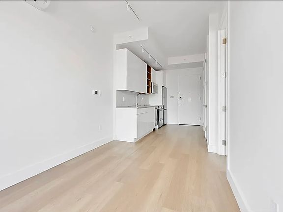 2nd image of 639 E 28th St #6C