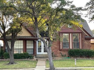 316 Cimarron Trl, Irving, TX 75063