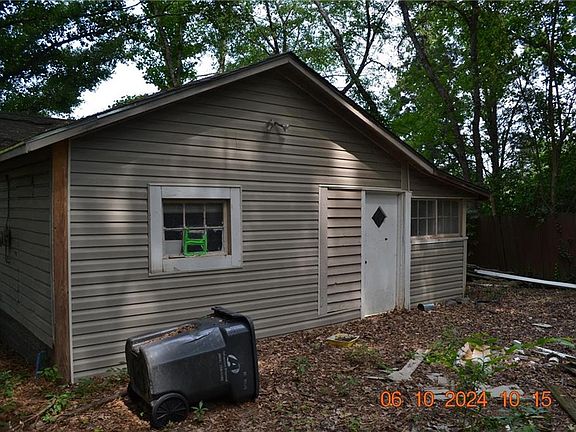 2nd image of 724 12th Ct