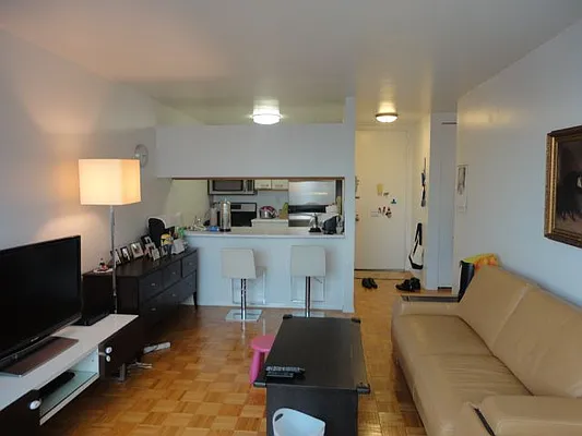 Rented by Sun Pop International | media 10