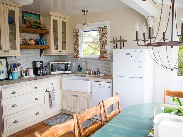 322 Lighthouse Ave #A — Photo 2
