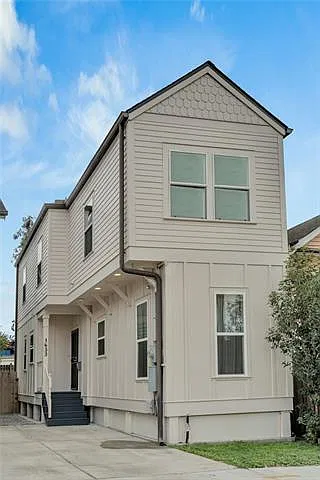 2 bed, 1.5 bath, 1069 sqft, $2,000 — Photo 1