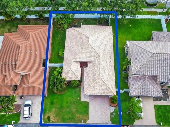 12 Valencia Dr, Boynton Beach, FL 33436