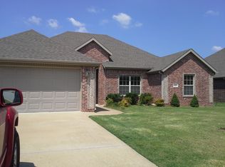 1151 Kensington Dr, Centerton, AR 72719