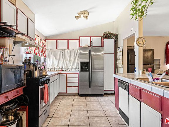 4th image of 1053 Brightview Dr