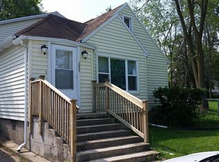 1527 Walnut Dr, Round Lake Beach, IL