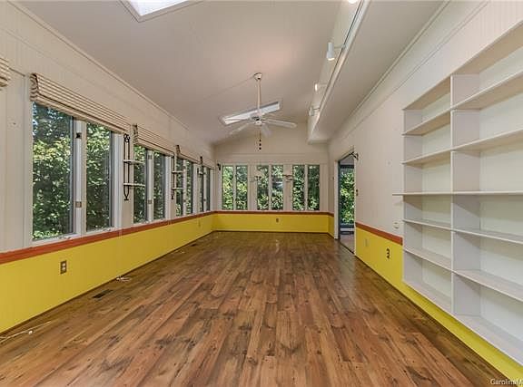 4th image of 14 Glenolden Dr