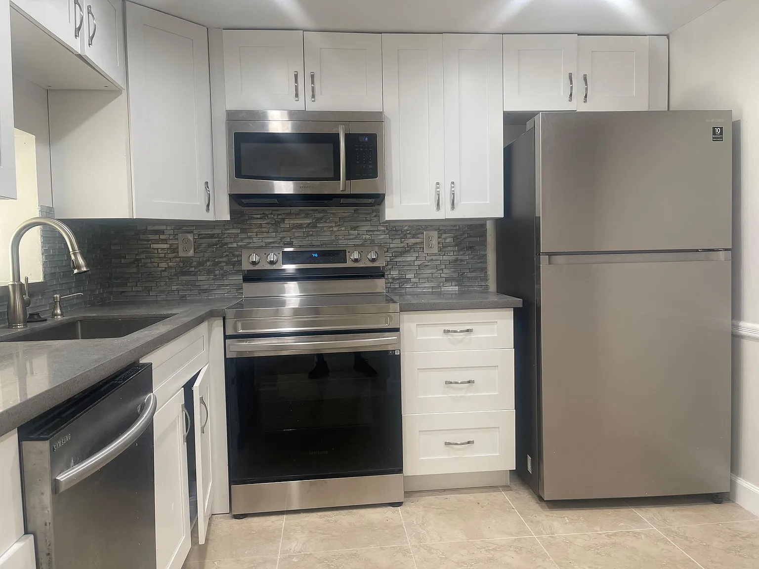 2 bed, 2.0 bath, 865 sqft, $2,000 — Photo 4