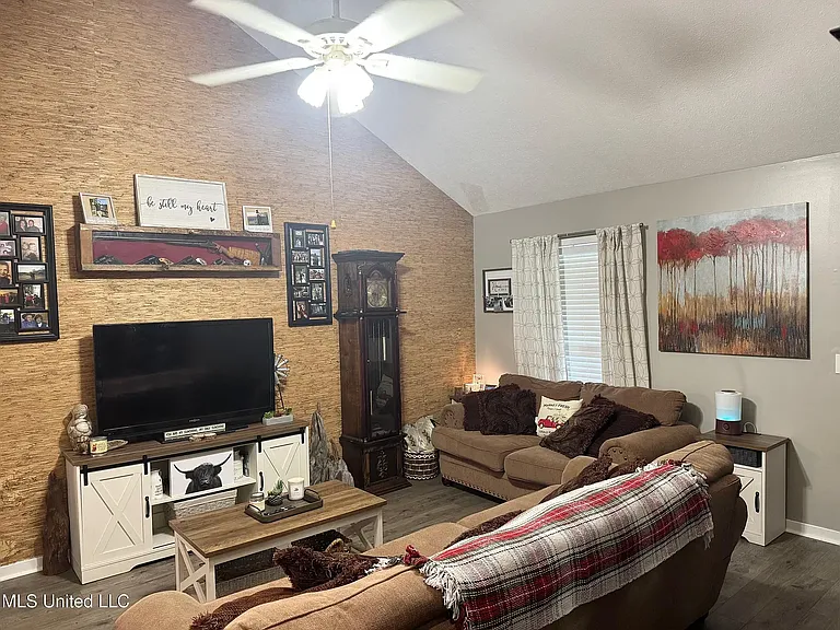 89 Twin Oaks Dr — Photo 14