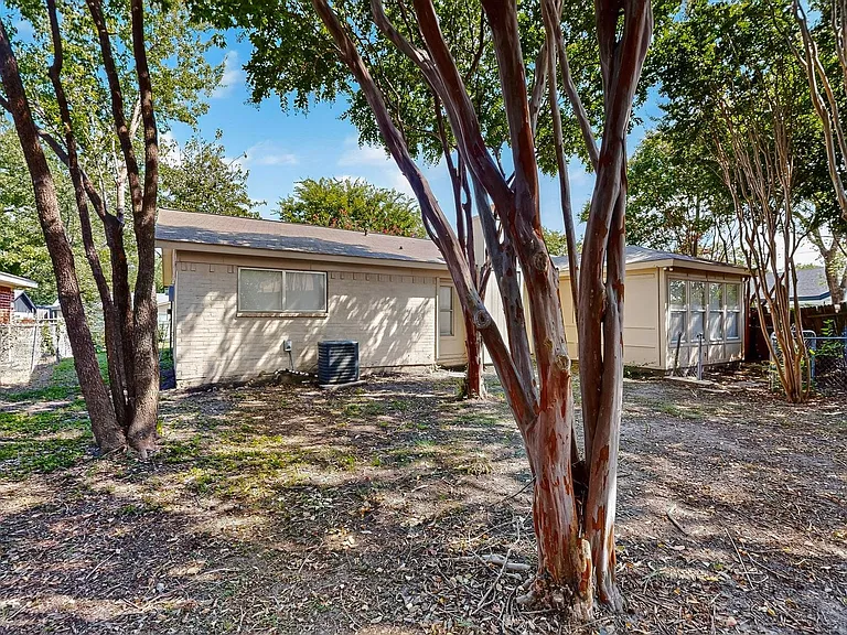 140 Trout St — Photo 44