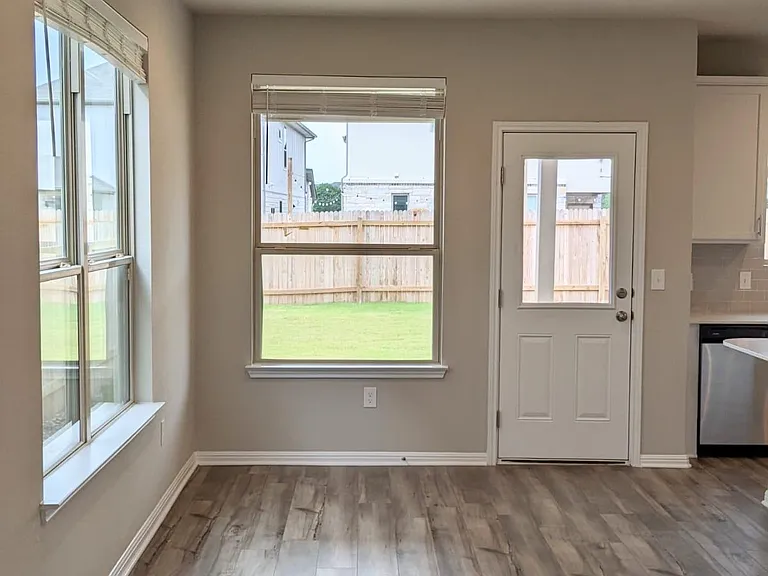 112 Manassas Dr — Photo 9