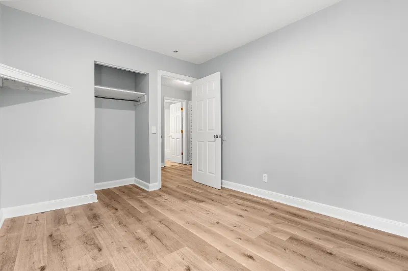 3 bed, 1.0 bath, 951 sqft, $1,350 — Photo 2