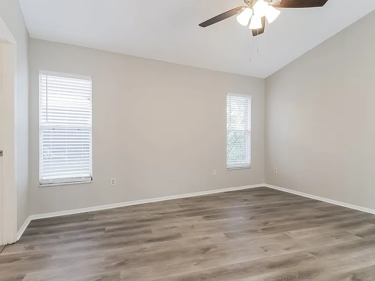 1005 Brielle Ave — Photo 10
