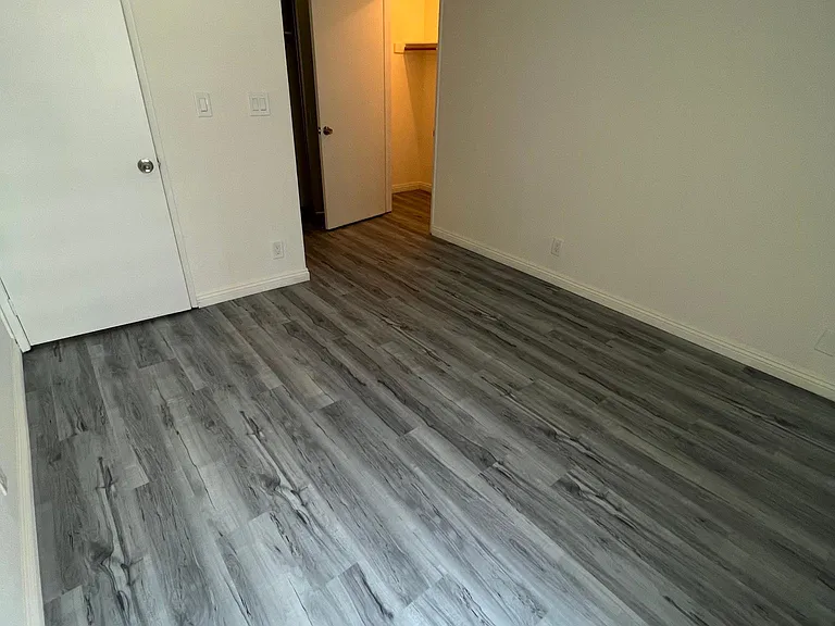 10916 Ashton Ave #101 — Photo 11