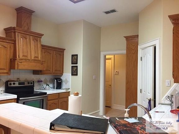 4th image of 3109 Banyon Cir