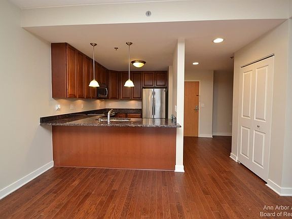 4th image of 111 N Ashley St Suite 712