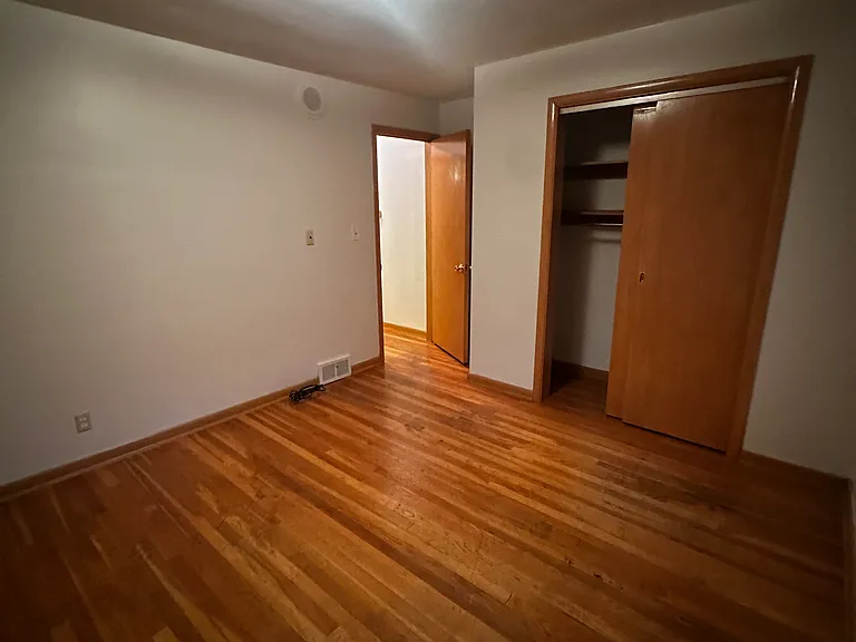 2385 Burnham Rd — Photo 2