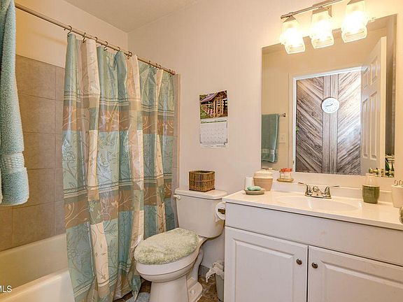 2nd image of 3804 Anita Dr