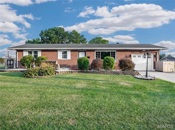 2400 Waterman Ave, Granite City, IL 62040
