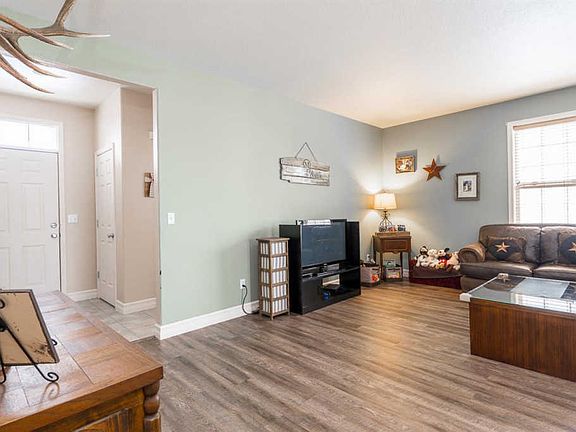 4th image of 6012 Blue Jay Dr