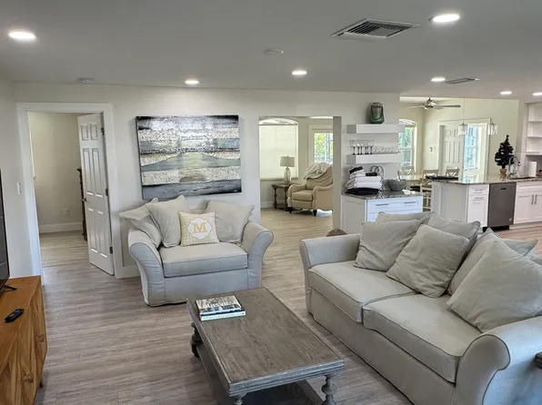 1410 Curlew Ave, Naples, FL 34102