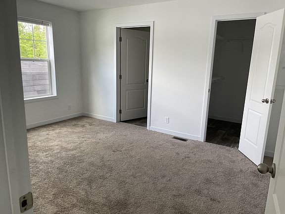2nd image of 260 Pin Oak Dr #70