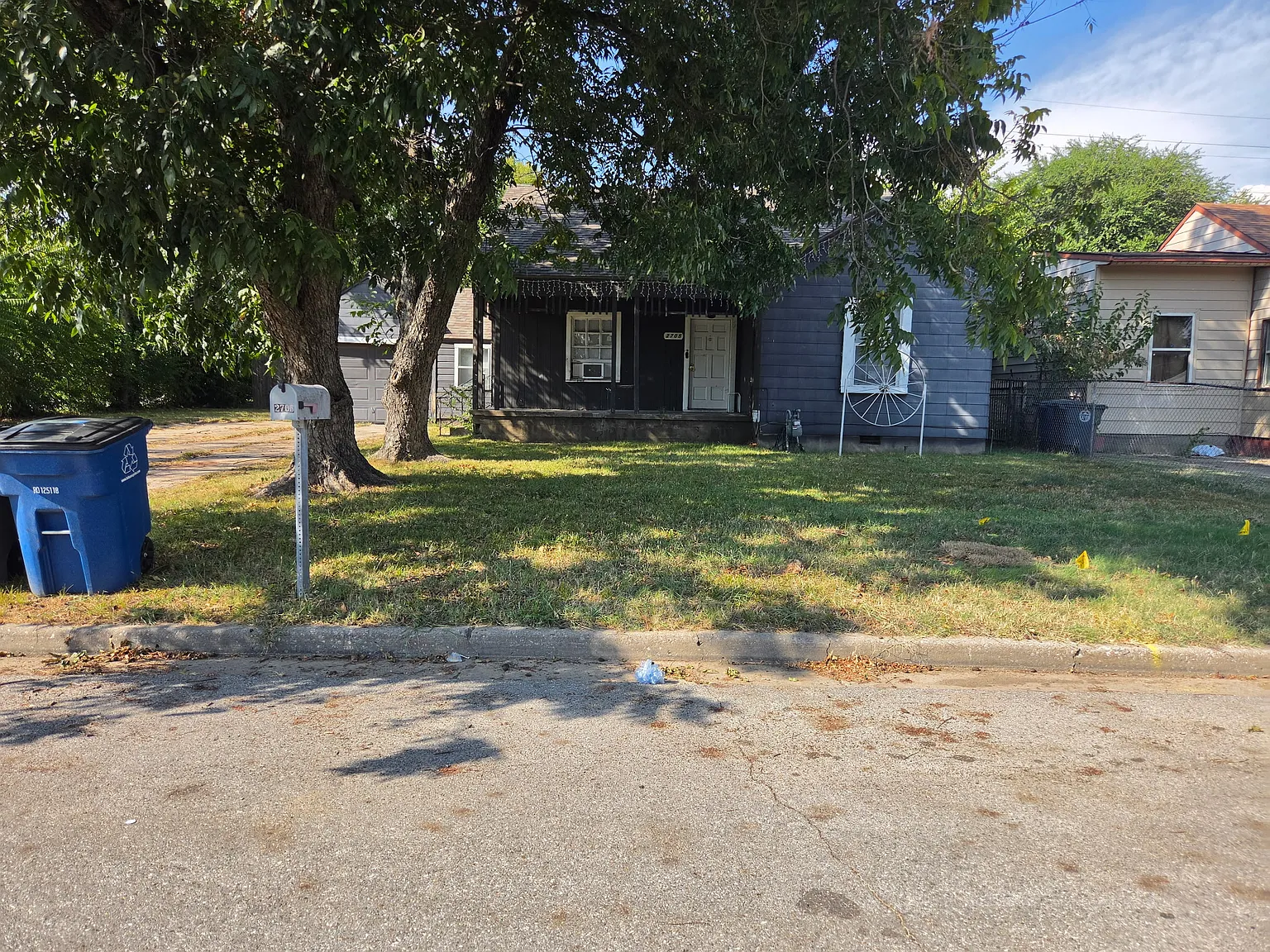 2705 E Oklahoma Pl — Photo 1