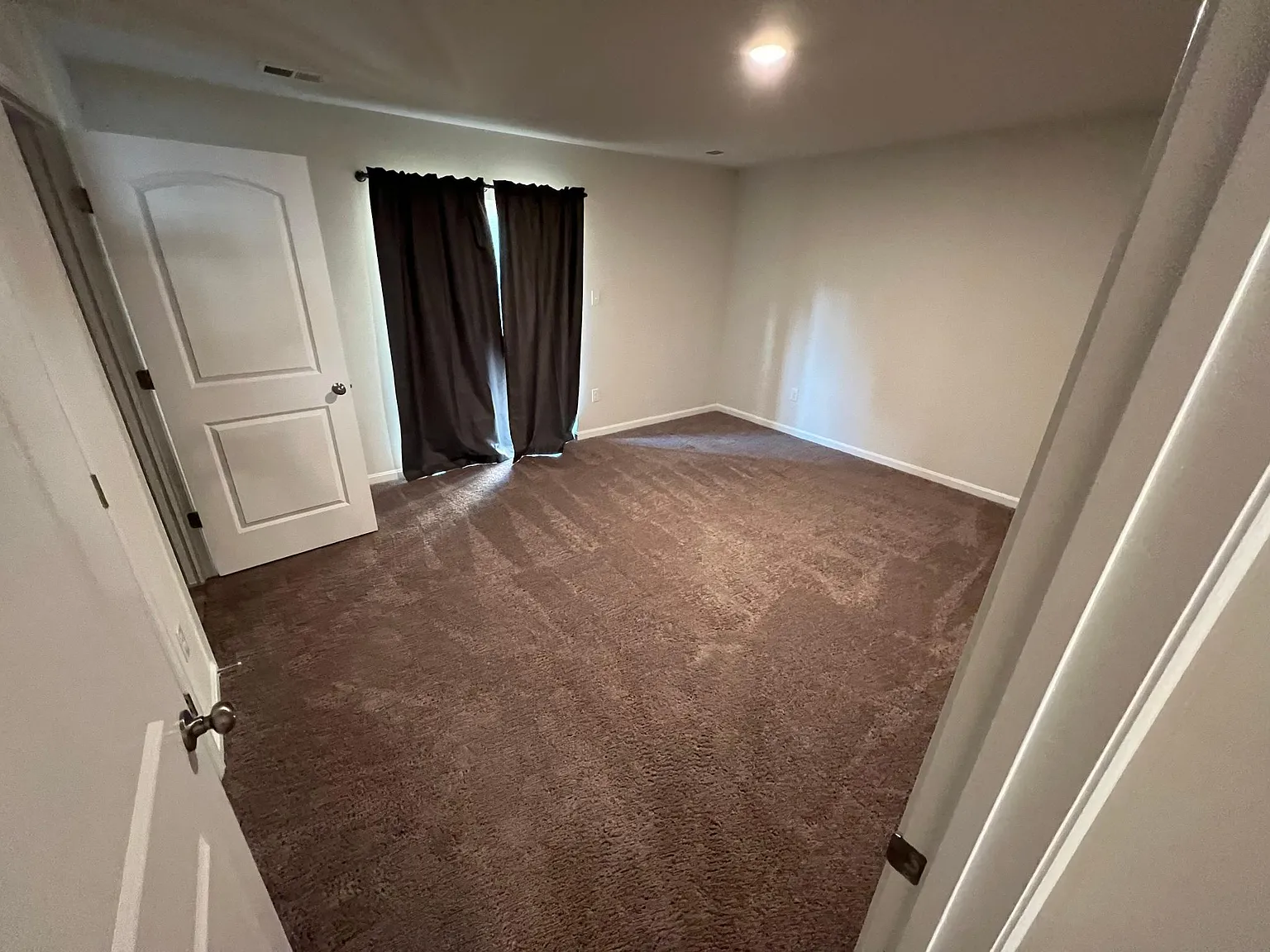 3 bed, 2.5 bath, 1880 sqft, $1,950 — Photo 4