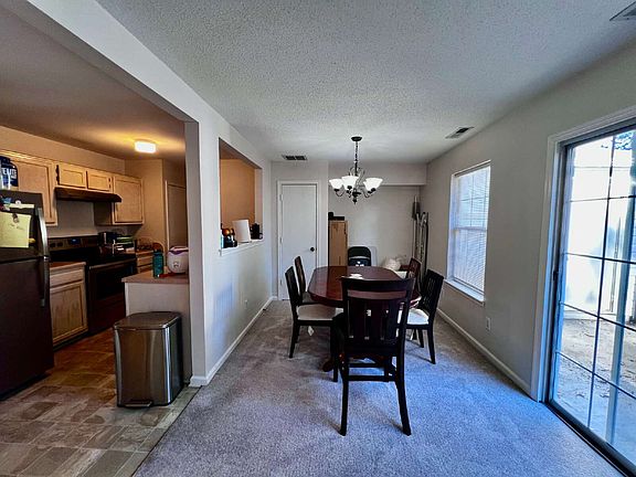 4th image of 1632 Cottenham Ln