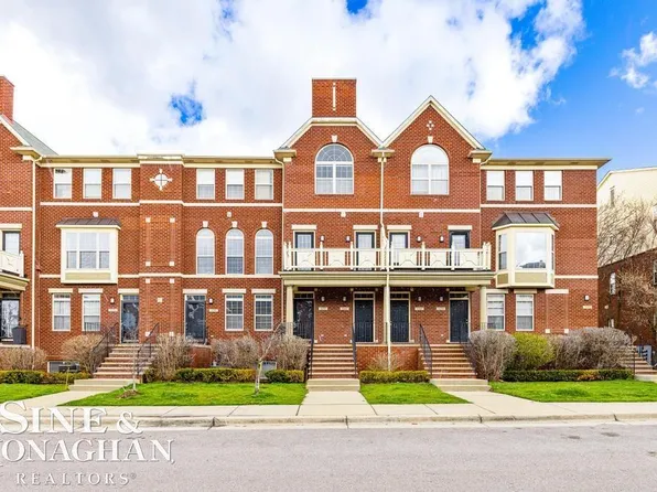 3251 Camden Dr, Troy, MI 48084