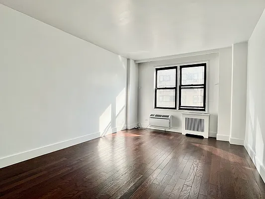 Rented by Douglas Elliman | media 16