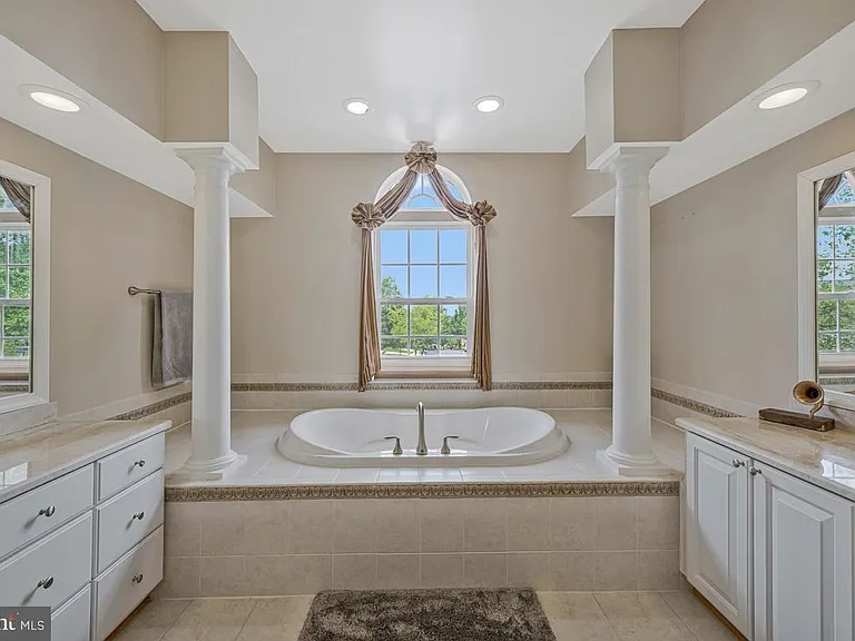 1117 Horizon View Pl — Photo 40