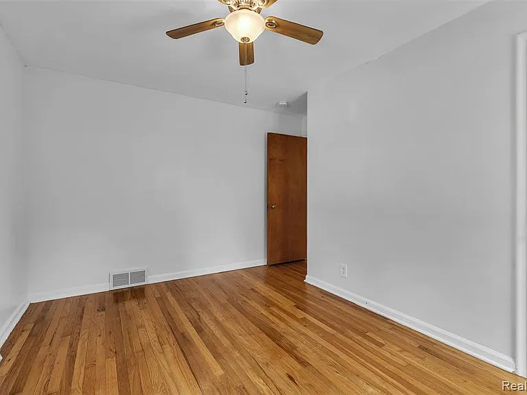 4918 Ainsley Ave — Photo 25