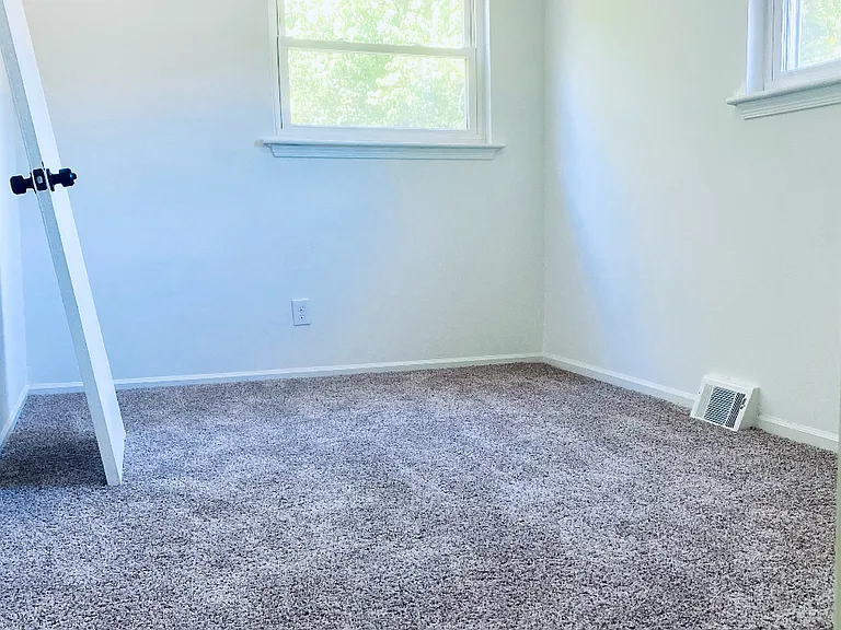 149 Meadowbrook Ln #B — Photo 15