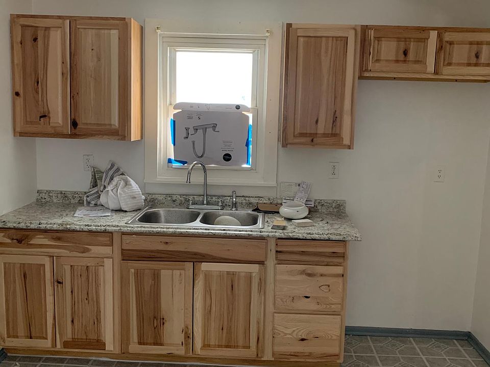 1st image of 2202 Collingwood Ave