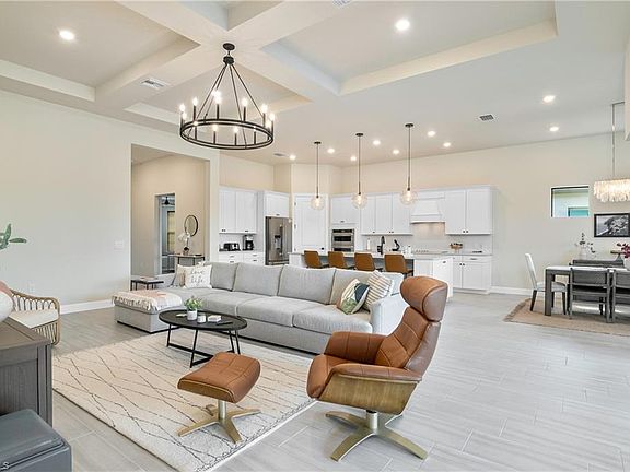 3rd image of 17462 Elkgrove Ln